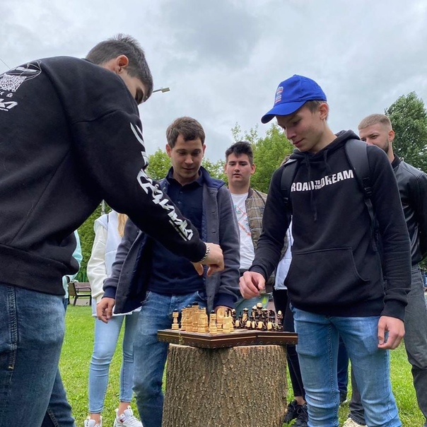 Два турнира по шахматам организовали провели в Балашихе активисты партии Единая Россия В Балашихе сразу несколько турнирных площадок.