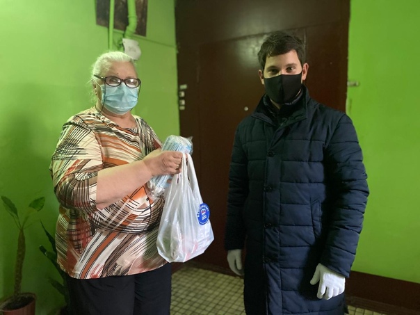 Волонтёры Балашихи доставляют лекарства ветеранам Волонтёры, члены Молодой Гвардии Единой России активно включились в работу по