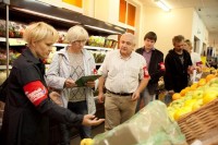 Единая Россия проверила цены в магазинах 20 мая местное отделение партии Единая Россия провело рейд по сетевым магазинам городского
