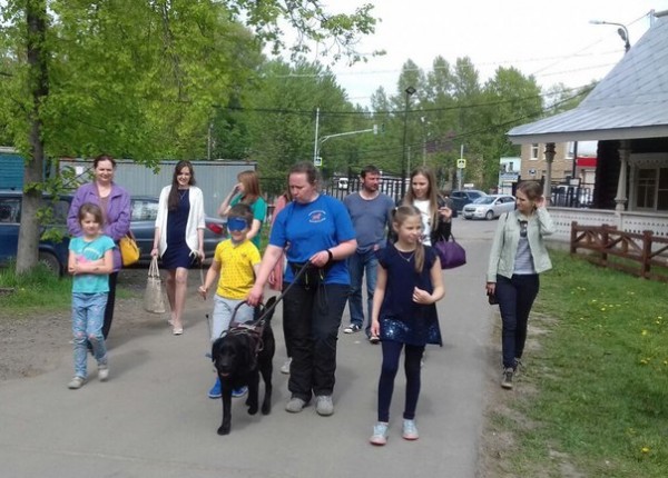 20 мая молодые семьи клуба Хрустальный дом побывали на уникальной экскурсии в учебно-методическом центре по воспитанию собак-компаньонов, Управление по физической культуре, спорту и работе с молодежью