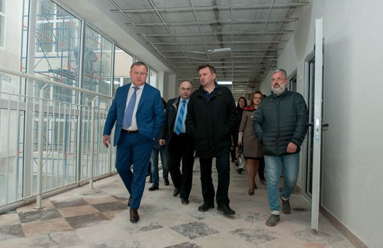 Евгений Жирков велел увеличить темпы строительства детского сада на Первомайке 1 июня глава городского округа проверил ход строительства