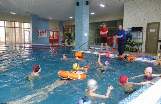 В Балашиха прошла акция Научись плавать Акция Научись плавать была проведена в Городском округе Балашиха 8 мая.