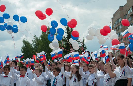 Балашиха открыла песенным флешмобом грандиозное празднование Дня России Празднование Дня России в Балашиха впервые открылось вокальным