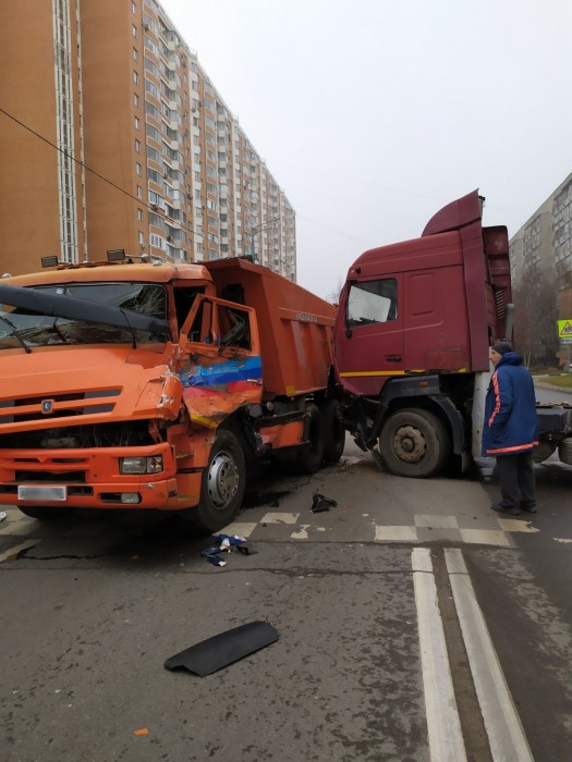 Аварии с участием 2-ух грузовиков в городском округе