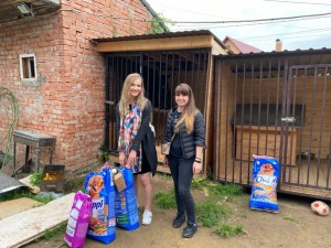 Сегодня посетили дом, где человек с большим сердцем Ирина организовала своими руками благополучные условия для брошенных животных.