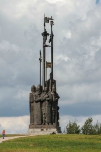 История России в памятниках Монумент Ледовое побоище на горе Соколиха.