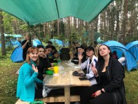 Молодежная делегация из Балашихи прибыла на первую смену ягп2018 , уже успели пообедать и ждут торжественное открытие форума.