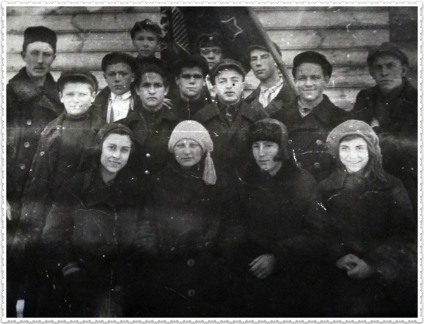 Группа комсомольцев Обираловской ячейки. 1926г.